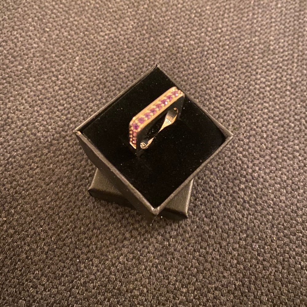 NWOT. STERLING SILVER SQUARE AMETHYST RING- SIZE 7